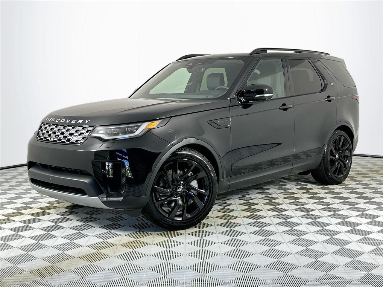 2025 Land Rover Discovery S in Santorini Black — front three-quarter view